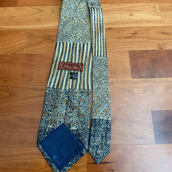 Men’s Italian Brand 100% silk Tie - Picture 3 of 4